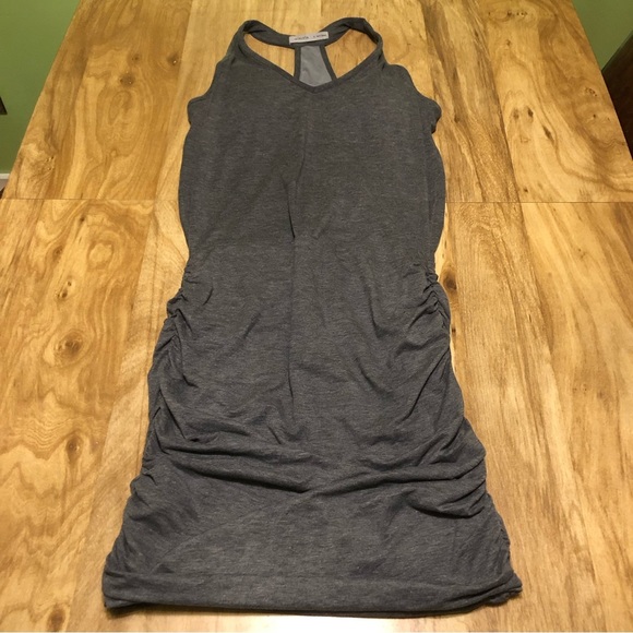 ATHLETA Womens Medium Heathered Grey Sleeveless Ruched Side Dress Built-in Bra - Picture 1 of 10